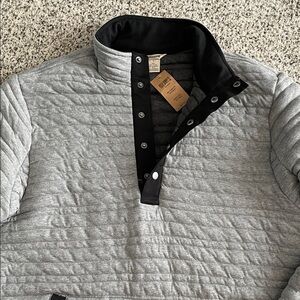 Men's Duluth gray quilted pullover size large